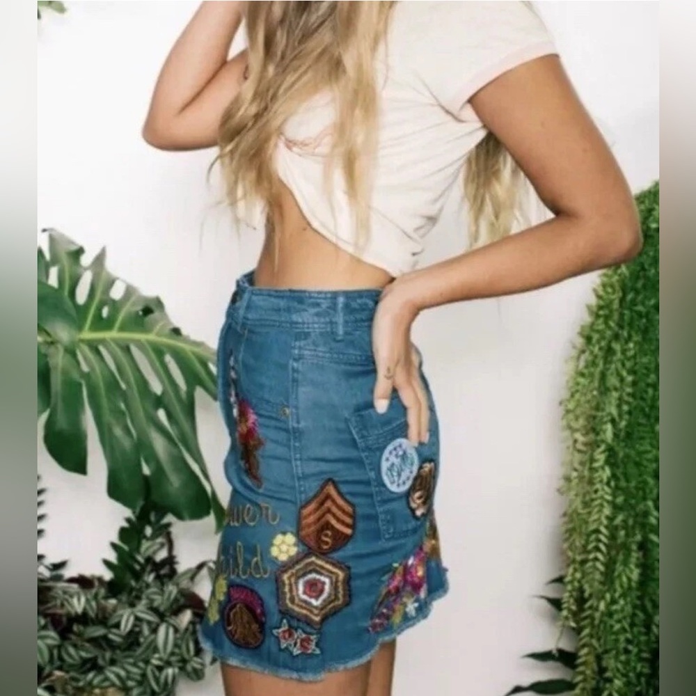 Spell&The Gypsy Designs Flower Love Child Embroidered Mini Denim Skirt Sz S NWT